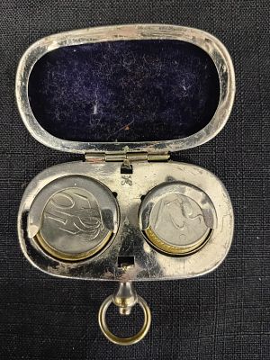 Silver Plated Double Sovereign Case. A sovereign coin case for 2 coins, silver-plated. The case