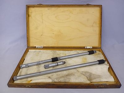 Tubular Inside Micrometer. Used to measure the internal dimensions of large bores, pipes, or