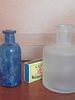 2 Decorative Bottles. Antique blue glass and a modern frosted glassתמונה - 3