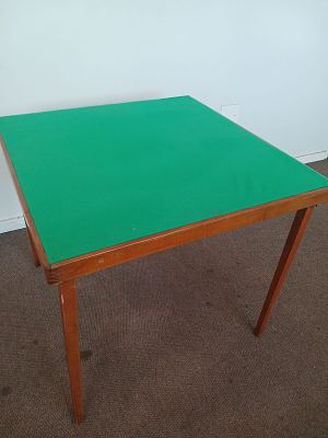 Portable Mahogany Bridge Table 76cm x 76cm. Vintage portable bridge table, featuring a sturdy 