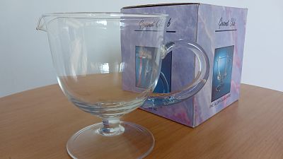 Gourmet Club 20oz Glass Gravy Boat (Handblown). Elevate your dining experience with the Gourmet 