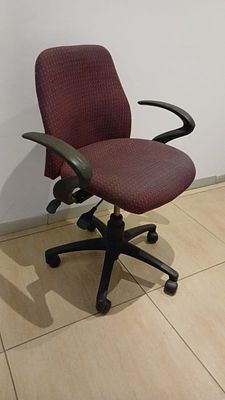 REDUCED - Office Chair with Armrests - Purple (A) . Could do with a good clean but acceptable 