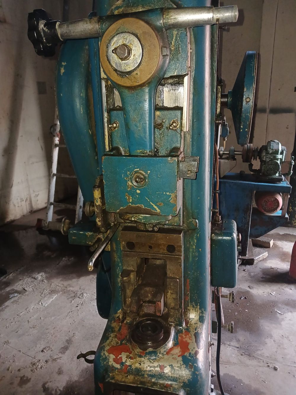 Manesty F3 Single Punch Press - Classic Machine, Untested, Requires Restoration. Offering a 