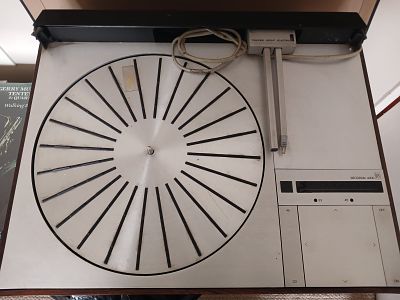Bang & Olufsen Beogram 4000 Vintage Turntable. Iconic Bang & Olufsen Beogram 4000 vintage 
