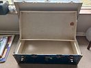 Vintage Shipping Trunk. Sturdy vintage shipping trunk with classic design, ideal for storage Image - 4