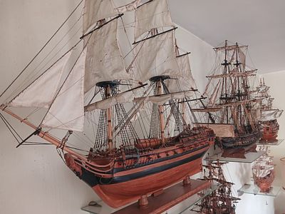 Handcrafted Wooden Saint Géran Model Ship – Vintage Replica with Cotton Sails & Metal Details. A 