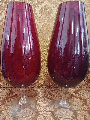 Pair of Vintage Large Ruby Red Footed Vases – Impeccable Condition. Standing 29 cm tall with an 