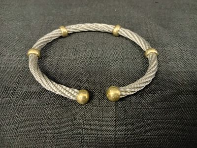 Modern Bracelet of 9ct Gold & Cable . A unisex stylish 9ct gold and cable bracelet, a sleek 