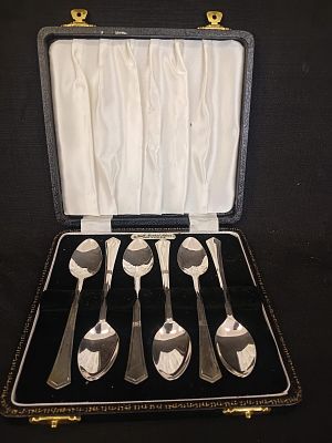 Antique Set of 6 Sterling Silver Teaspoons . A fine set of six sterling silver teaspoons 