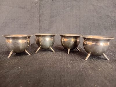 Set of 4 Sterling Silver Salt Cellars. An elegant set of four sterling silver salt cellars 