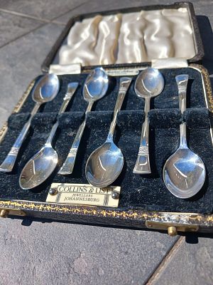 Sterling Silver Teaspoons, Sheffield 1940 (48.3g). These hallmarked silver teaspoons were 