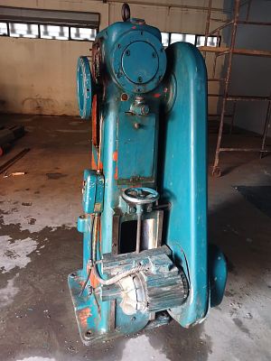 Manesty F3 Single Punch Press - Classic Machine, Untested. . Offering a classic Manesty F3 