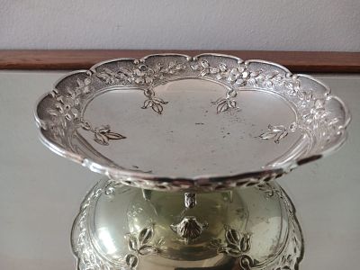Vintage 900 Silver Round Bowl, 3-Footed with Floral Design (Approx. 100g). A beautiful vintage 