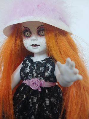 Living Dead Dolls S23 - Betsy - 25 Cm - Mezco - Poupée NEUVE