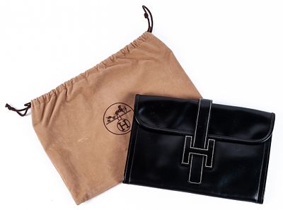 HERM&Egrave;S. A leather envelope clutch 700 - 1.000 €