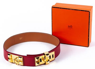 HERM&Egrave;S. A "Collier" belt in leather and gold-tone metal, with box 700 - 900 €