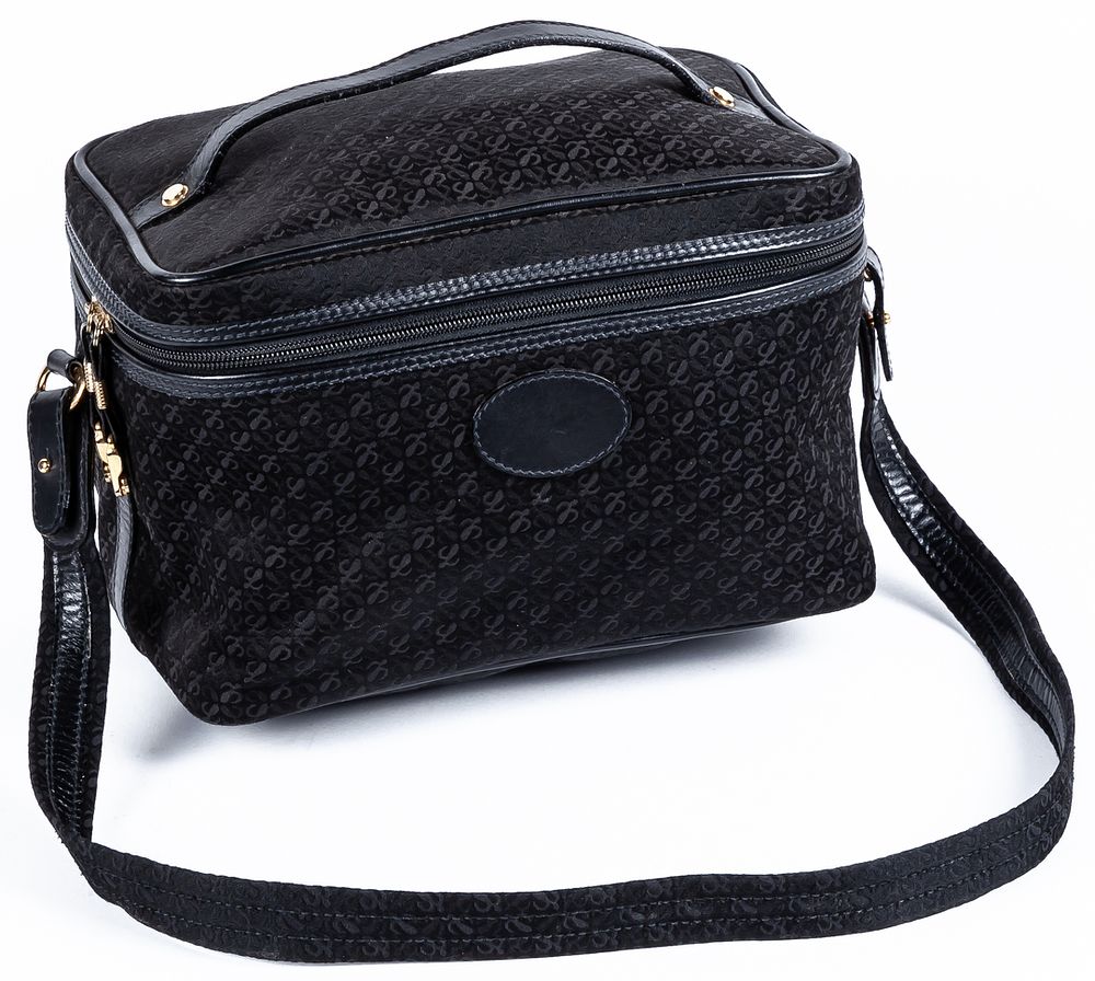 LOEWE. A vintage 1970s travel toiletry pouch in leather and black Monogram canvas 150 - 250 €