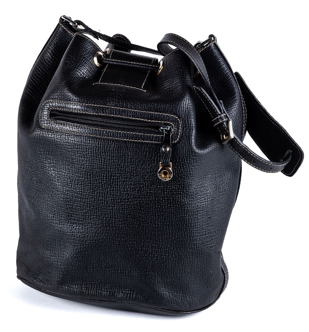 LOEWE. A black calfskin bucket bag 250 - 350 €