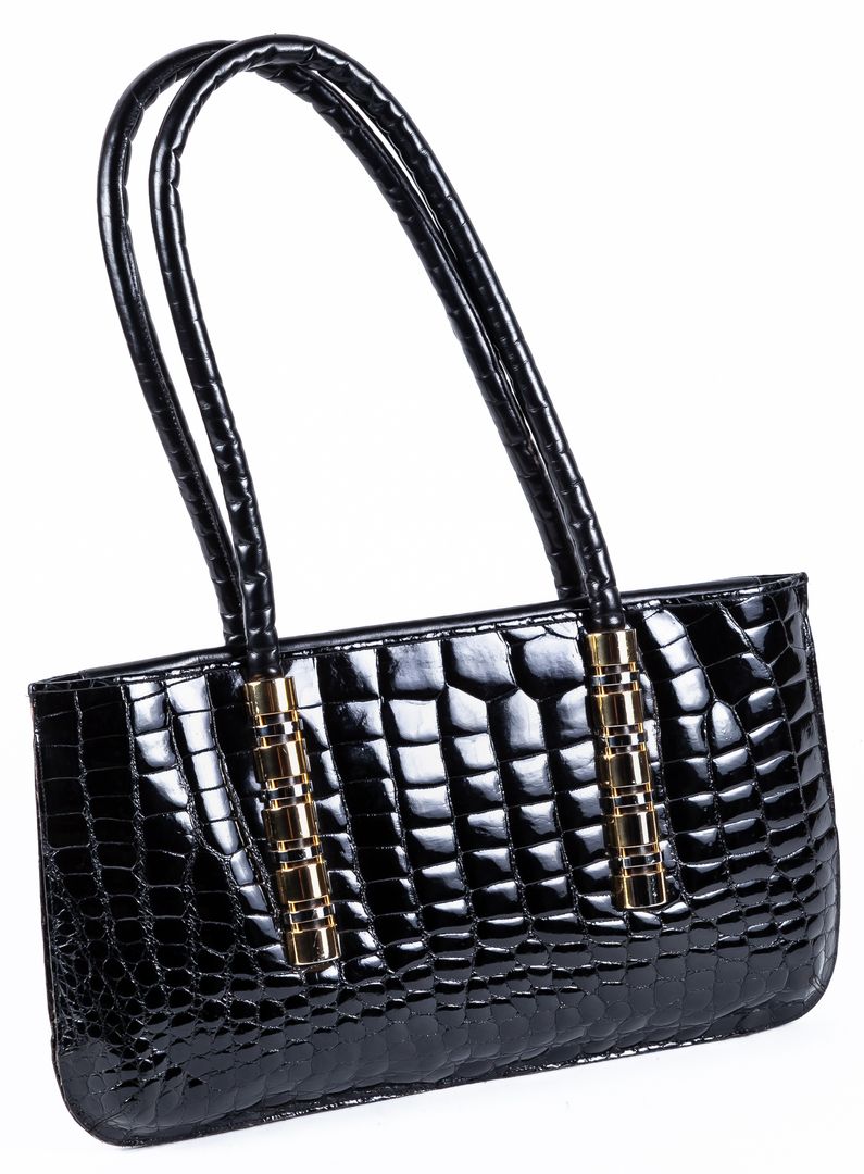 LOEWE. A crocodile black leather bag 350 - 400 €