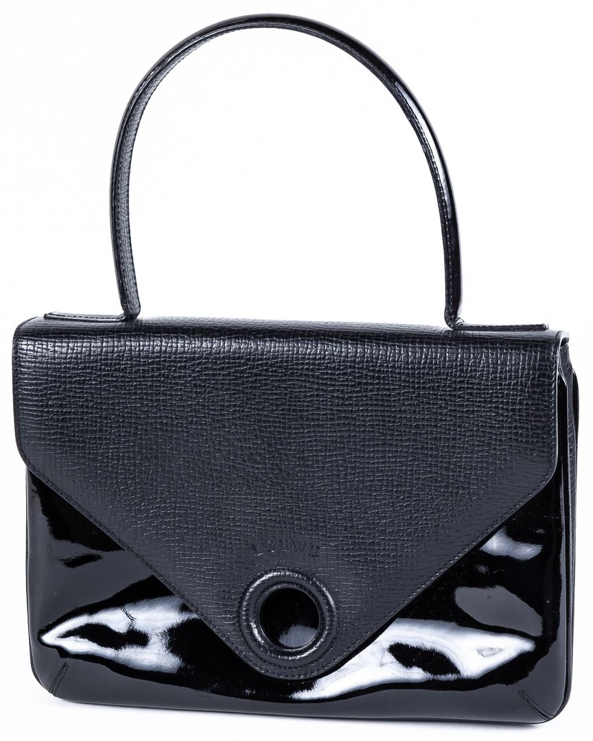 LOEWE. A black leather and patent leather bag with original dust bag 250 - 300 €