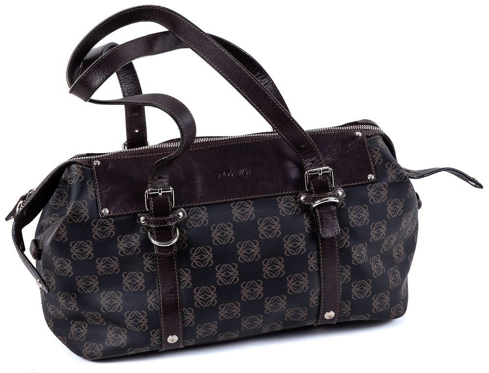 LOEWE. A Monogram canvas and leather bag 150 - 250 €