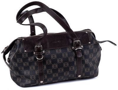 LOEWE. A Monogram canvas and leather bag 150 - 250 €
