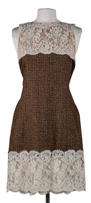 VALENTINO. A lace and tweed dress. Size 44 500 - 600 €