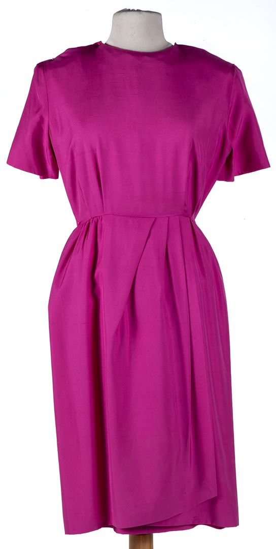 DIOR. A fuchsia 1980s dress. Size 36 450 - 500 €