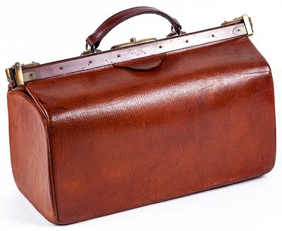 A brown leather briefcase, 1940s–50s 150 - 200 €