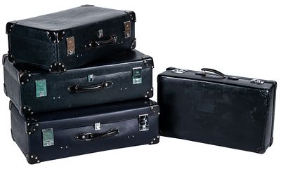 GLOBE-TROTTER. A set of four English black leather suitcases 25 x 42 x 75 cm 600 - 800 €