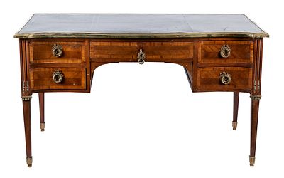 A Louis XVI leather-top bronze-mounted mahogany desk 82 x 78 x 140 cm 300 - 500 €