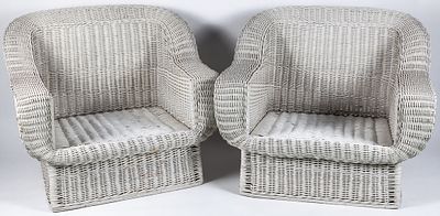 A pair of white-painted wicker garden armchairs 82 x 73 x 95 cm 100 - 250 €