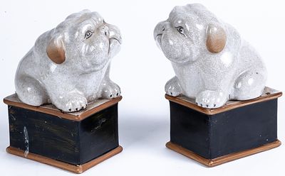 A pair of glazed and crackled earthenware bulldogs 15 cm 30 - 100 €