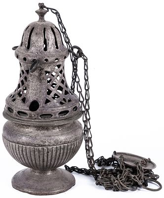 A pierced metal censer, 19th century 28 cm 100 - 150 €