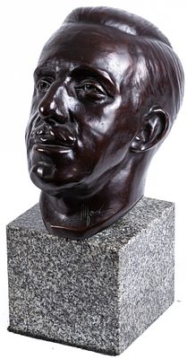 A patinated bronze head of King Alfonso XIII of Spain 30 x 22 x 32 cm 200 - 300 €