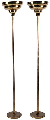 L&aacute;mpara de pie dorada Bauhaus. A pair of Bauhaus gilt-brass floor lamps. One needs repair 181 x 