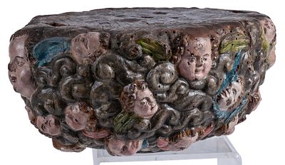 Peana de imagen de madera tallada y policromada con cabezas de Querubines y &aacute;ngeles 