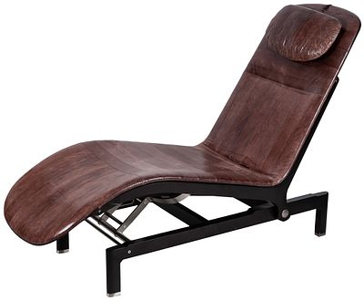 Chi Wing Lo for Giorgetti. An eel skin upholstered chaise longue 95 x 58 x 135 cm 6.000 - 9.000 €