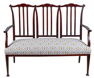 An Edwardian mahogany three-seater English settee 150 - 300 €