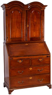An English fruitwood bureau cabinet, 18th - 19th Century 198 x 52 x 100 cm 200 - 400 €