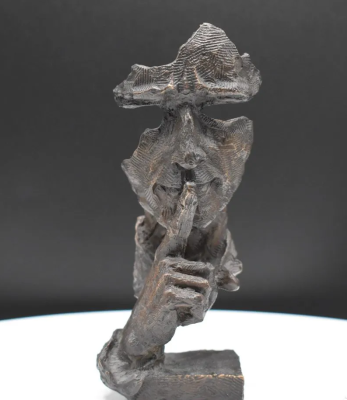 Бронзовая статуэтка "Не говорю". Ширина (см):8 
Высота (см):16 
Вес (гр):820