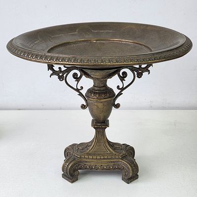 Бронзовая фруктовница Царских времен. Высота: 27 см. Диаметр: 30 см. 
чаша не закреплена, плохая 