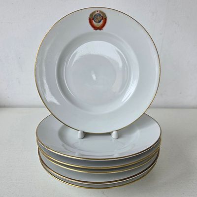 6 фарфоровых тарелок из Кремлевского сервиза ЛФЗ СССР. Диаметр: 20 см. 
без трещин, сколов и 