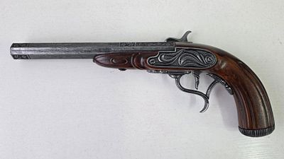 Пистолет 19 век, реплика. Длина: 32 см.
