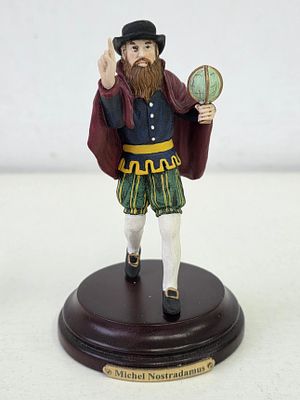Статуэтка "Мишель Нострадамус". 
Разрабoтанa и пpoизвeдена иcпaнской Студиeй дизайна 