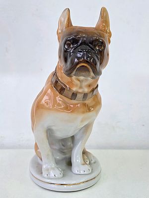 Фарфоровая Статуэтка Бульдог, Боксер ЛФЗ , СССР, клеймо. Высота: 21 см. 
без сколов, трещин и 