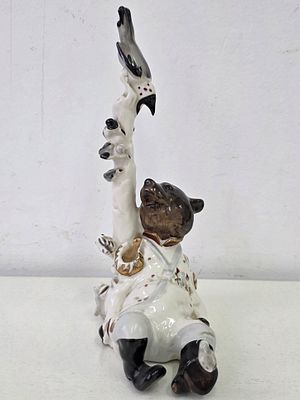 Фарфоровая статуэтка Медведь на воеводстве, ЛФЗИ СССР, автор Муратов Н. 1956-1967 год. Высота: 