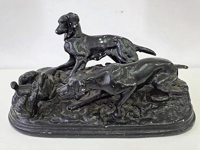 Большая Скульптура "Охота на куропатку" силумин, СССР. Размер: 38,5 х 19,5 х 19 см. 
следы бытования