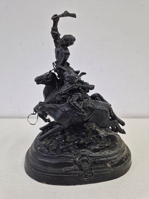 Скульптура. &laquo;Джигитовка лезгин&raquo;. Кусинский завод. Царский орел. Чугун, литье. Высота 29 см. 