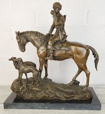 Скульптура бронзовая "Возвращение с охоты".автор-Грачев. Мaтepиaл – Бpонза; Высота- 44cм; 